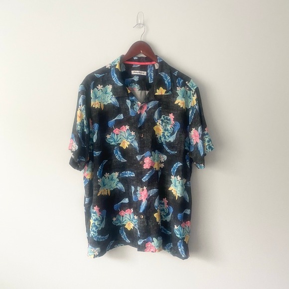 Tommy Bahama‎ 100% Silk Floral Hawaii Short Sleeve Casual Button Down Size XL - Picture 1 of 6